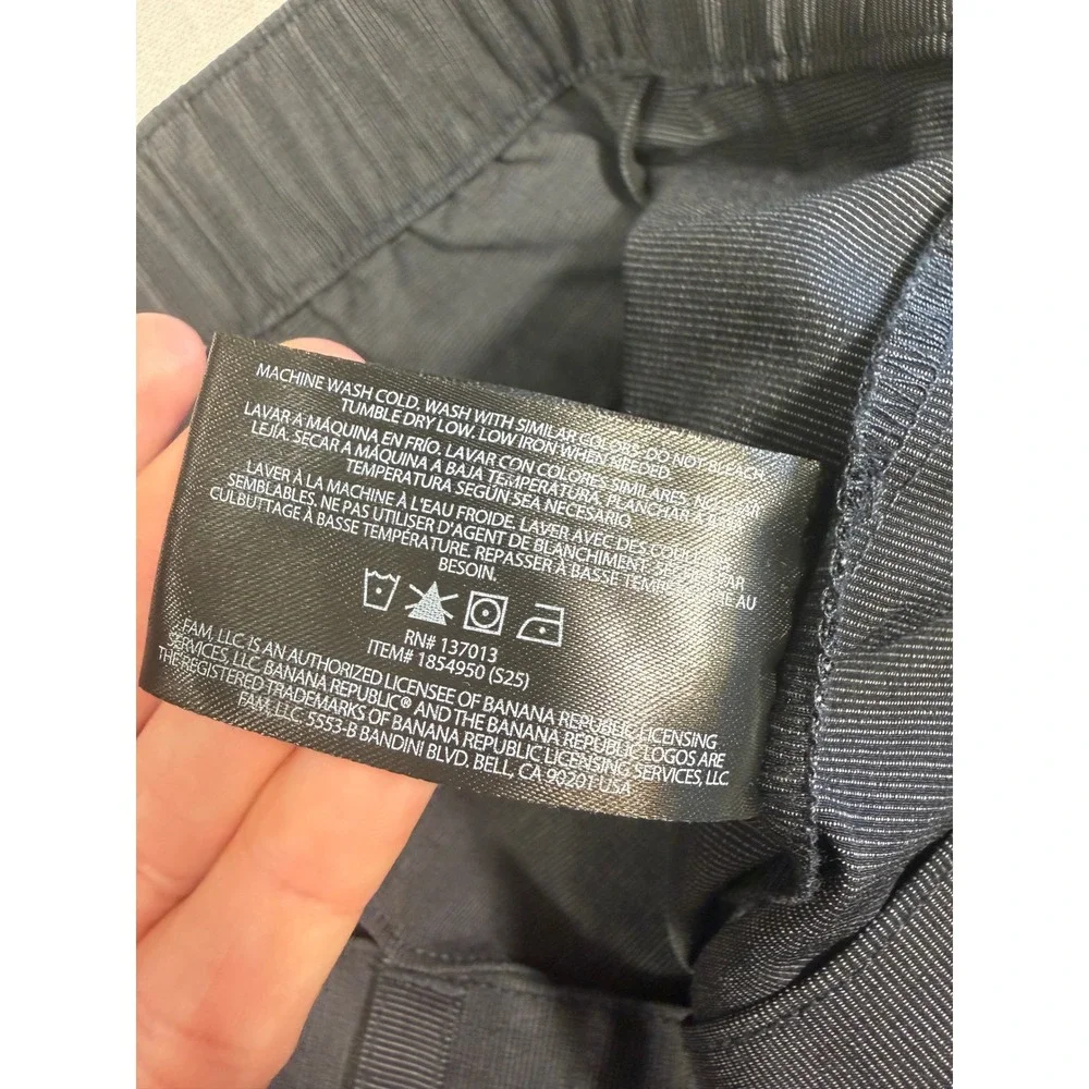 Banana Republic Mens 40 Performance Shorts Charcoal Grey Micro Stripe Stretch